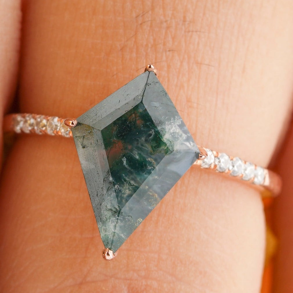 Kite Cut Moss Agate Diamond Wedding Ring - Eurekalook