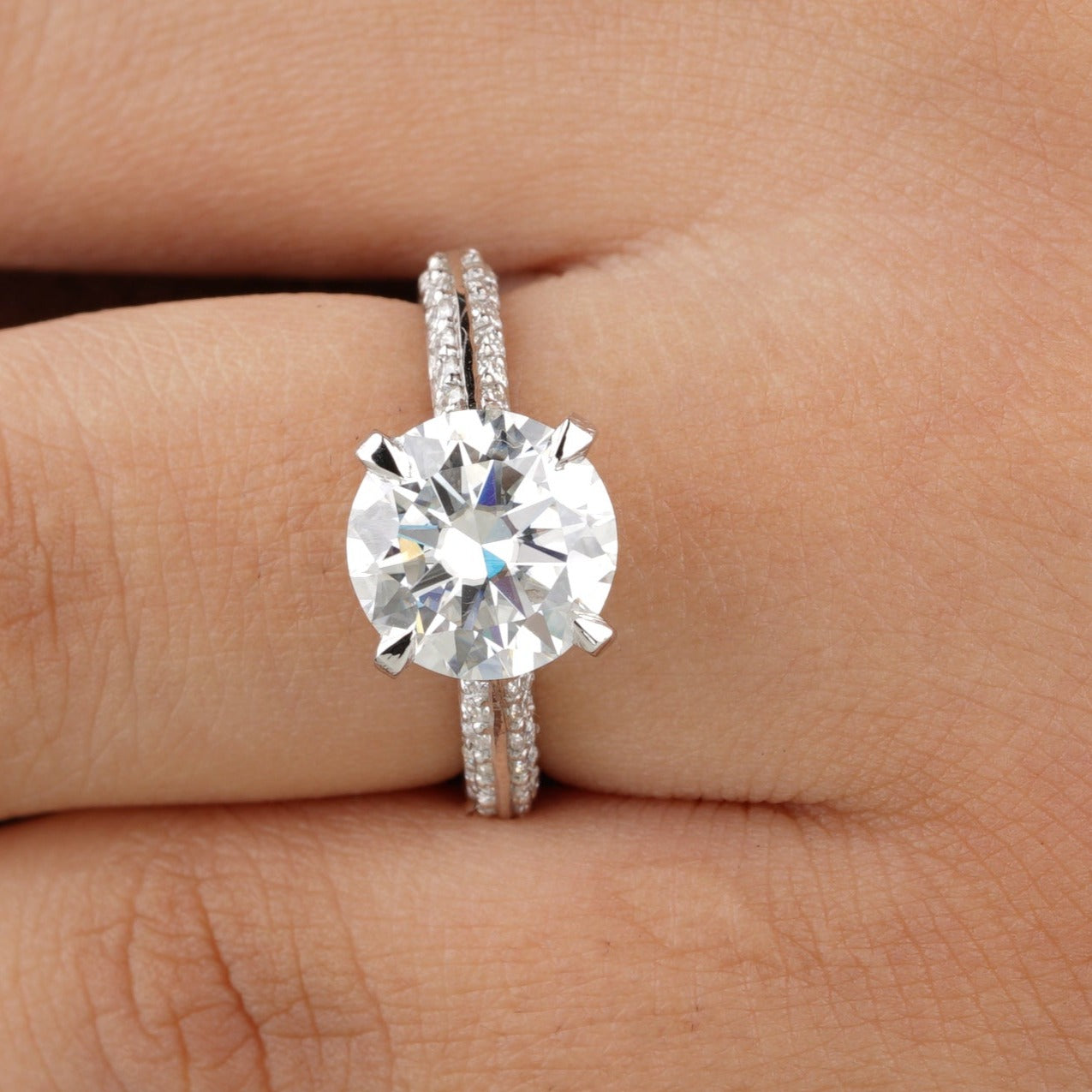 Classic Round Cut Moissanite Engagement Ring - Eurekalook