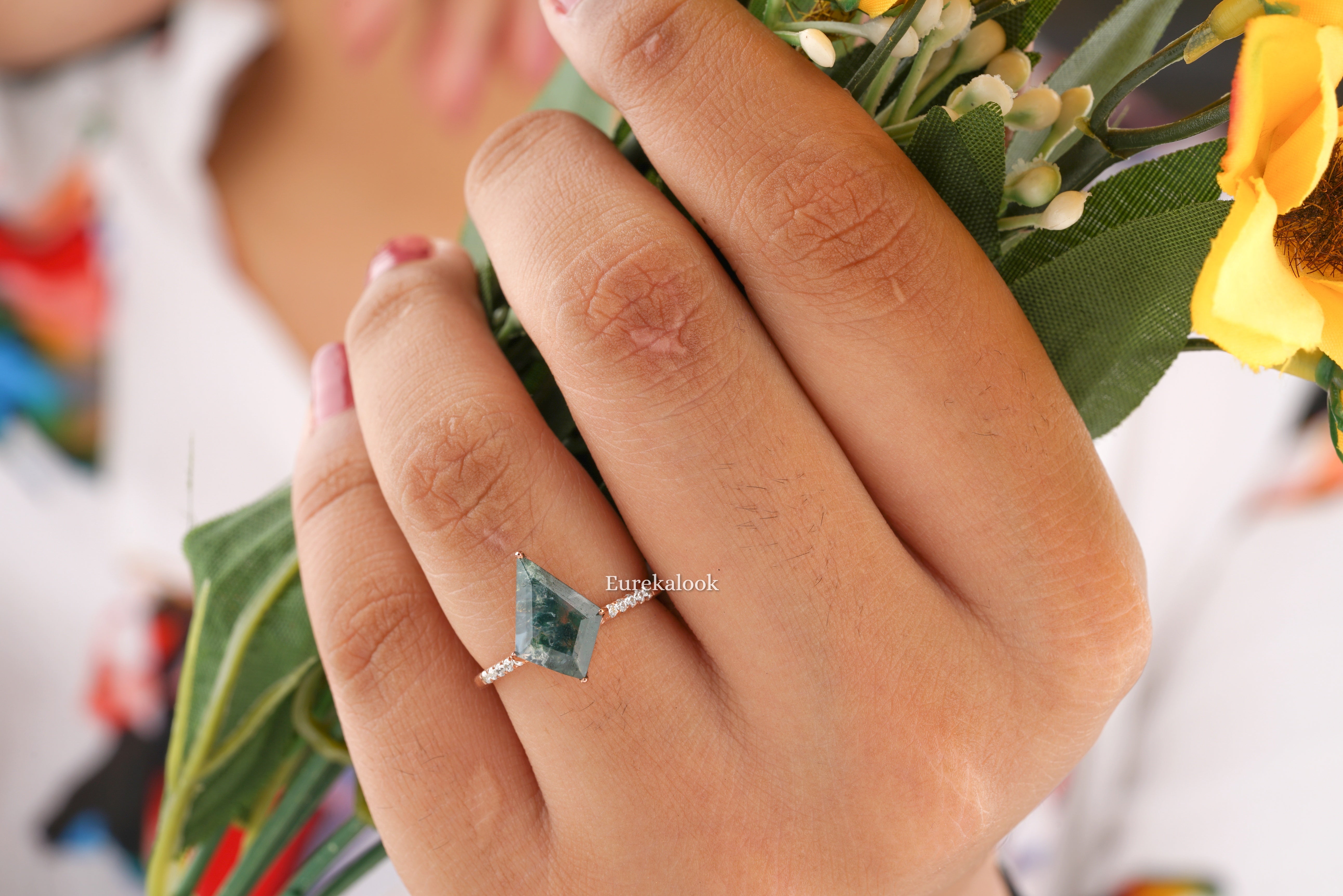Kite Cut Moss Agate Diamond Wedding Ring - Eurekalook