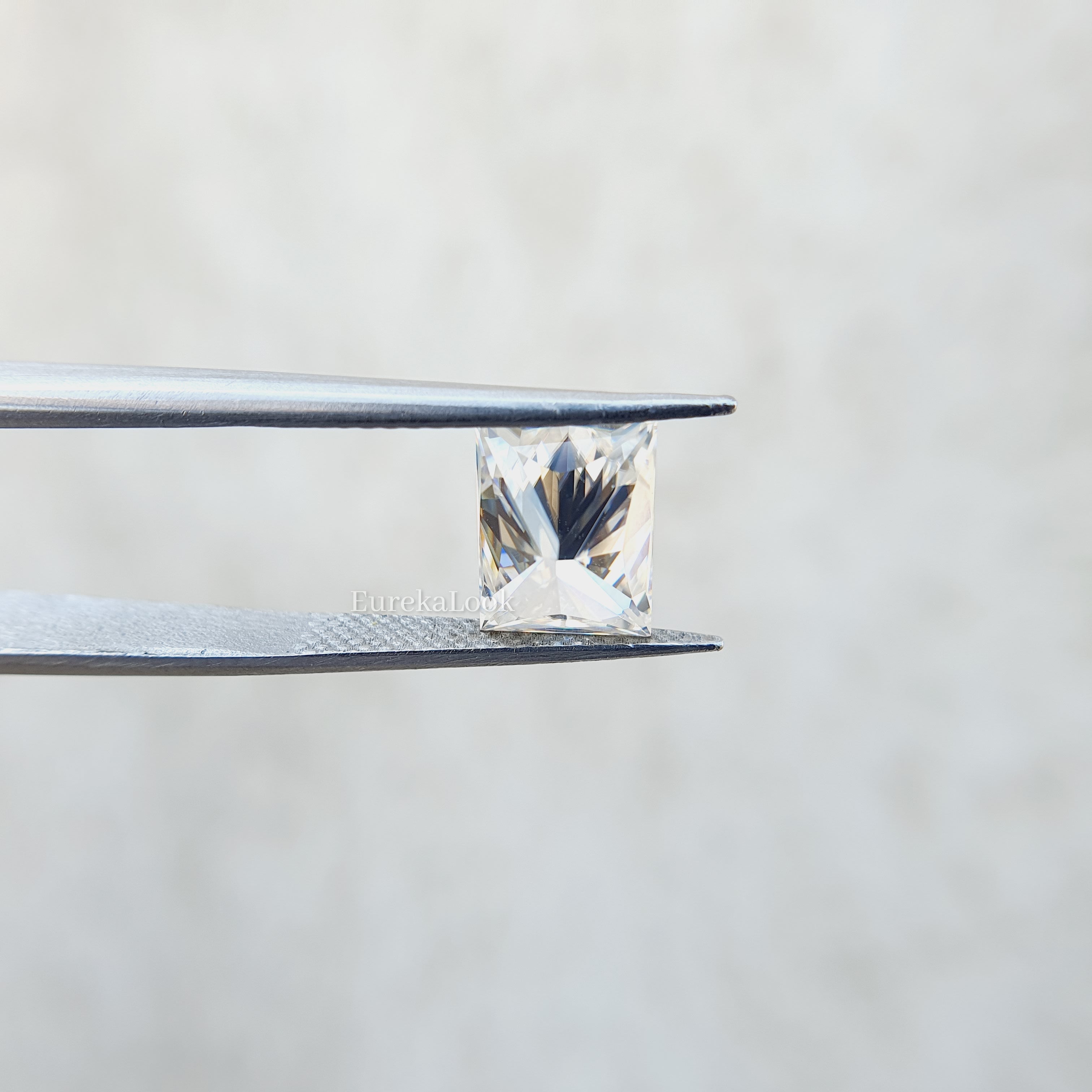 2.12CT Rectangular Cut Loose Moissanite - Eurekalook