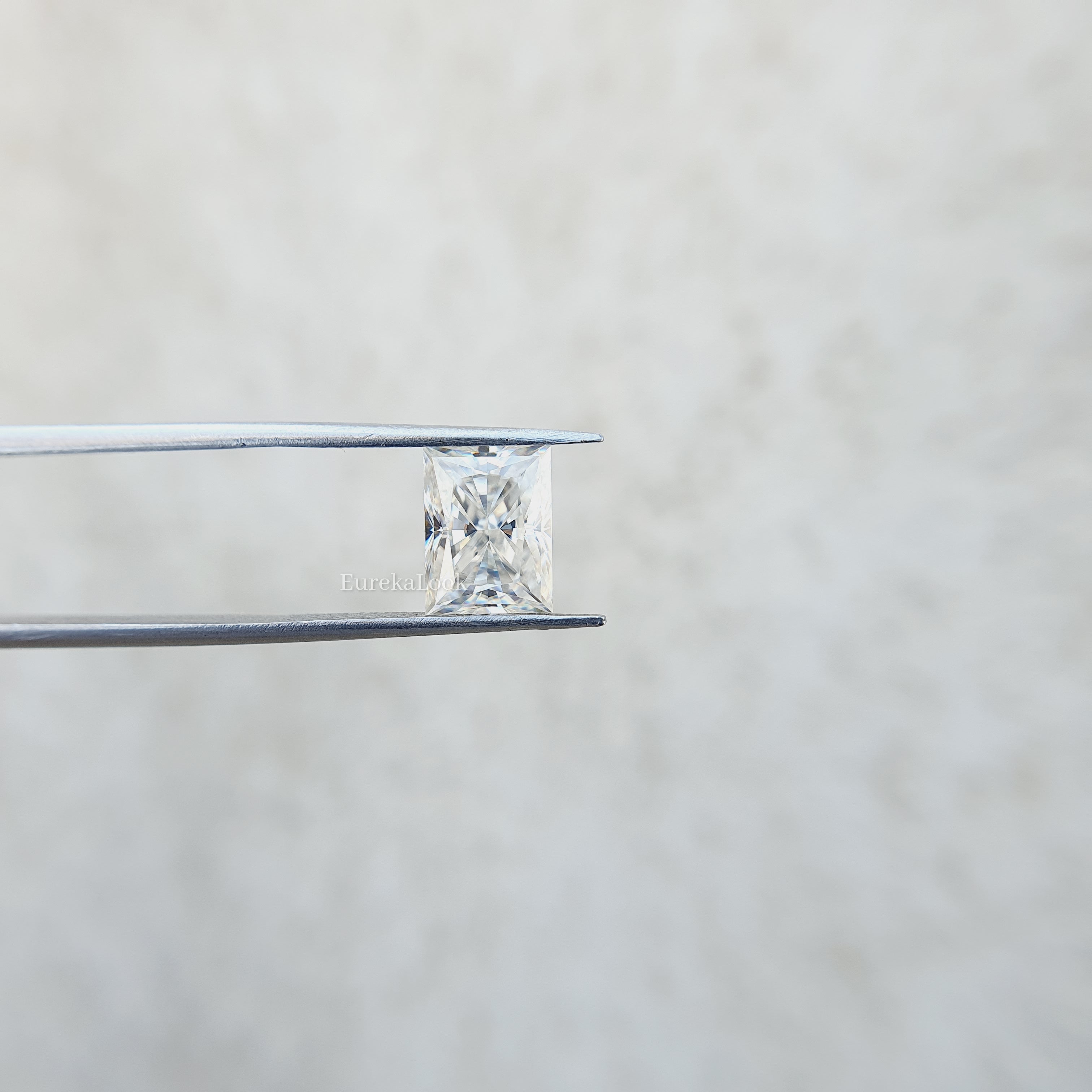 2.12CT Rectangular Cut Loose Moissanite - Eurekalook